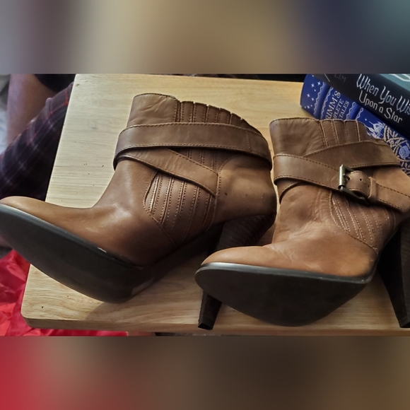 ALDO BOOTIES - Picture 3 of 3